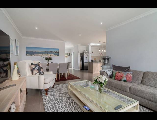 3 BEDROOM HOUSE SOLD IN LANGEBERG HEIGHTS